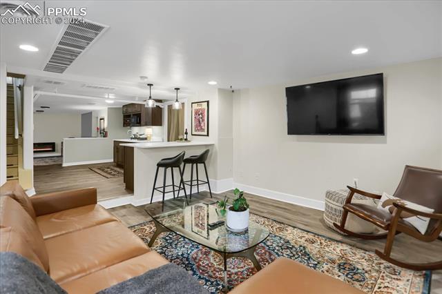 1529 N Nevada Avenue