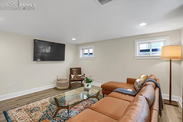 1529 N Nevada Avenue