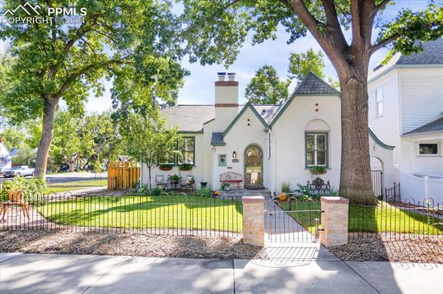 1529 N Nevada Avenue