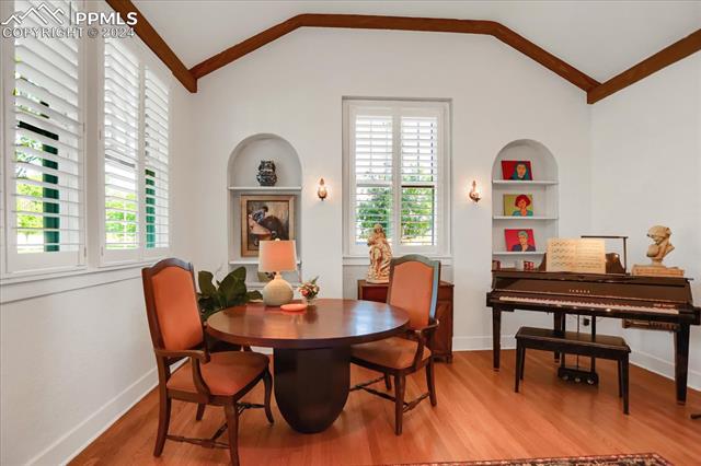 1529 N Nevada Avenue