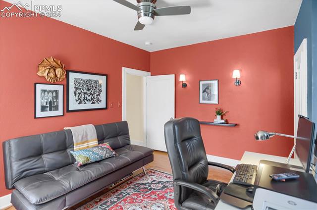 1529 N Nevada Avenue