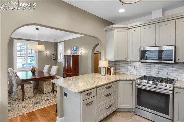 1529 N Nevada Avenue