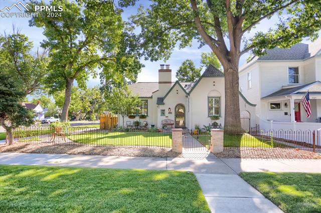 1529 N Nevada Avenue