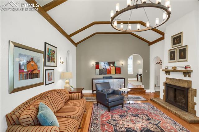 1529 N Nevada Avenue