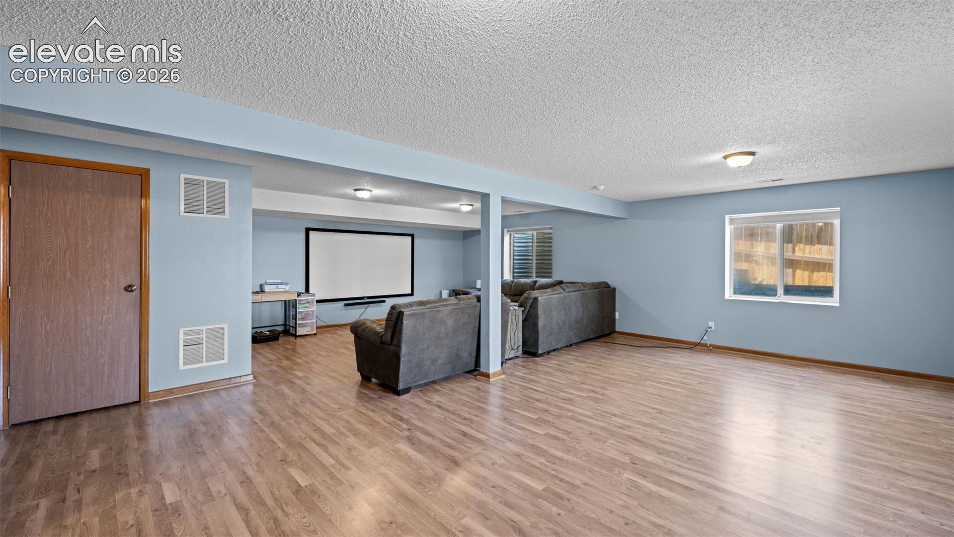 1180 Goodview Court
