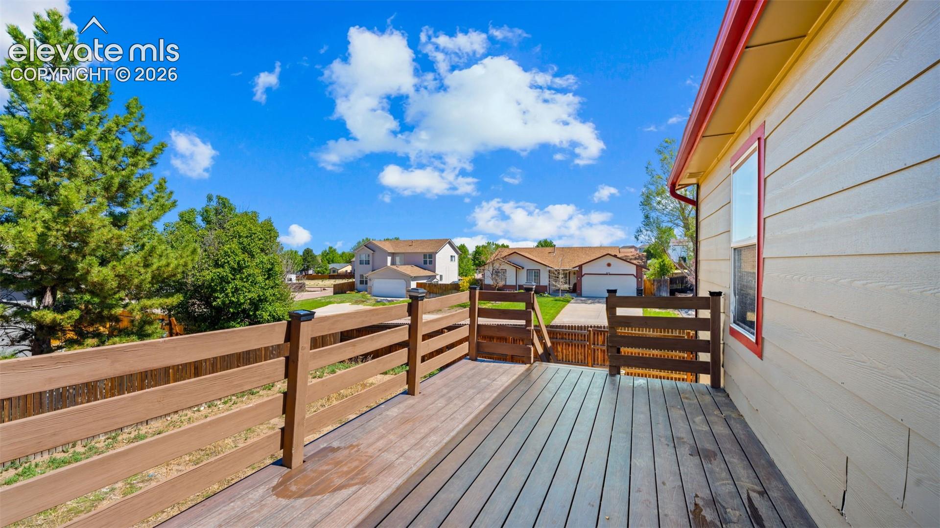 1180 Goodview Court