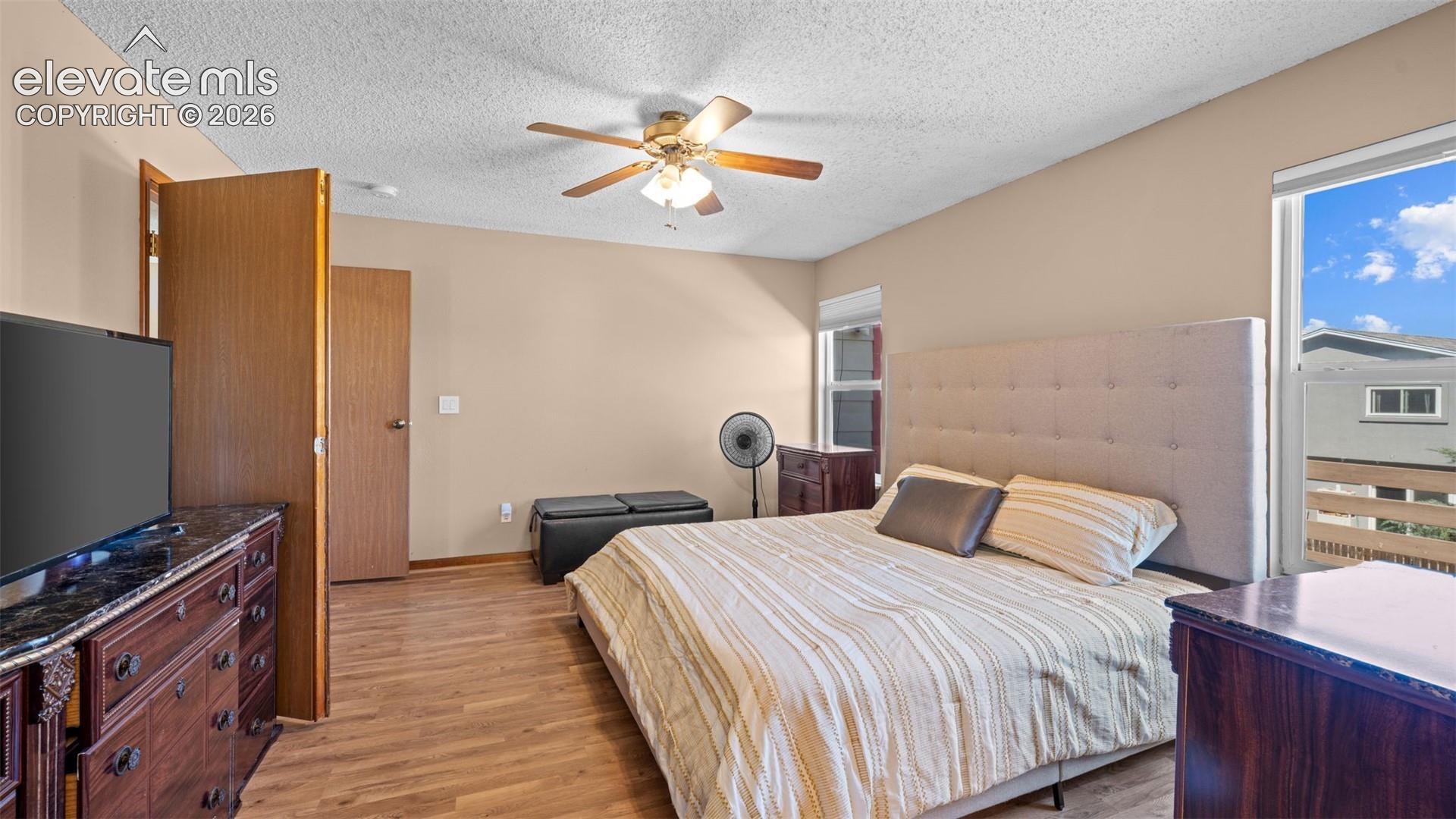 1180 Goodview Court
