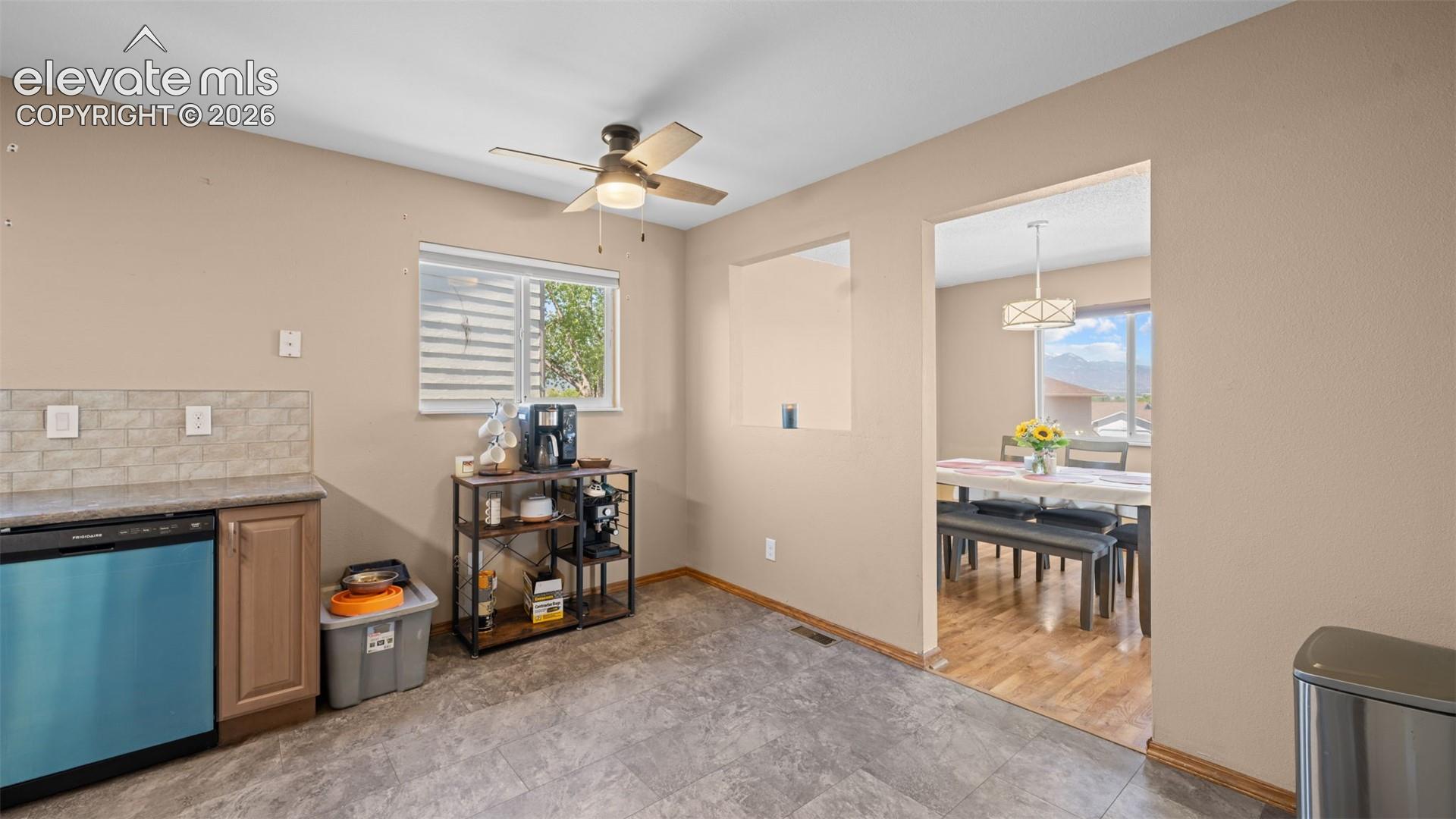 1180 Goodview Court