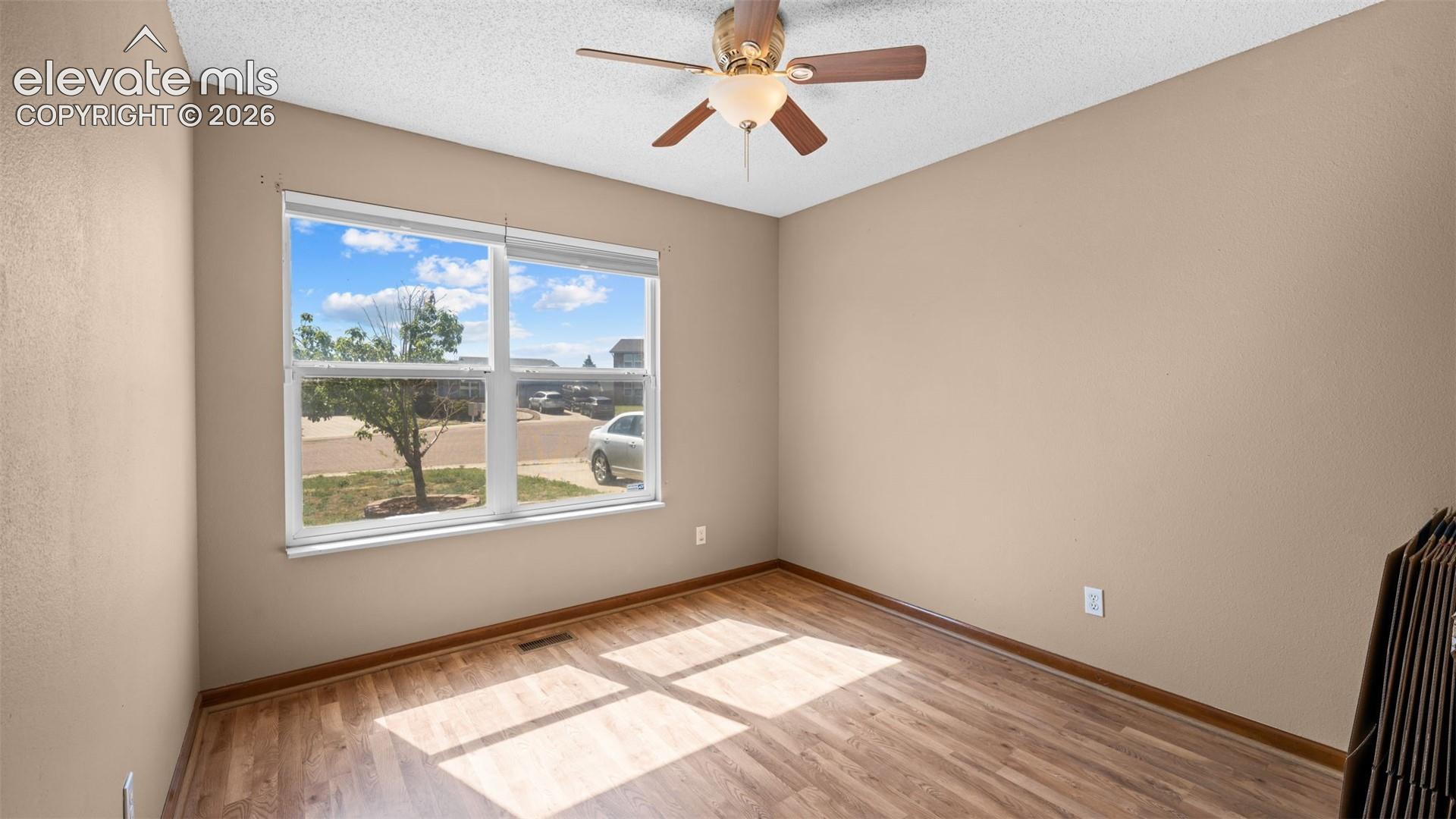 1180 Goodview Court