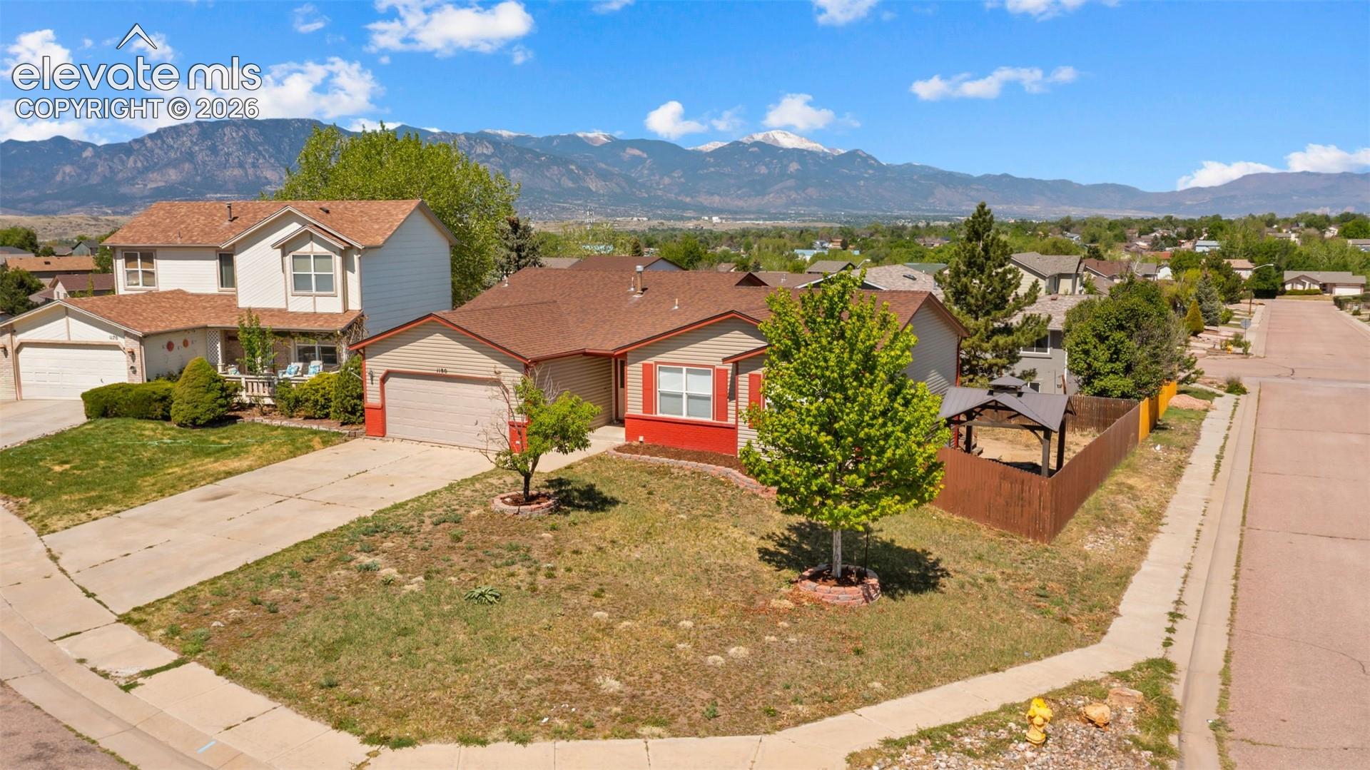 1180 Goodview Court