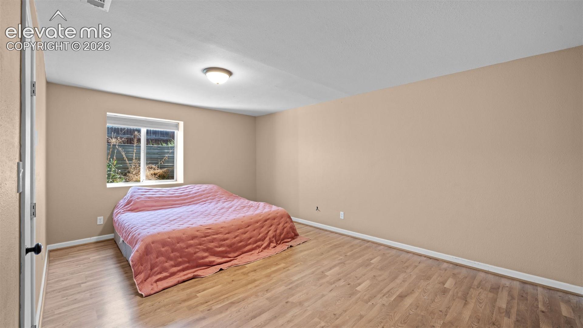 1180 Goodview Court