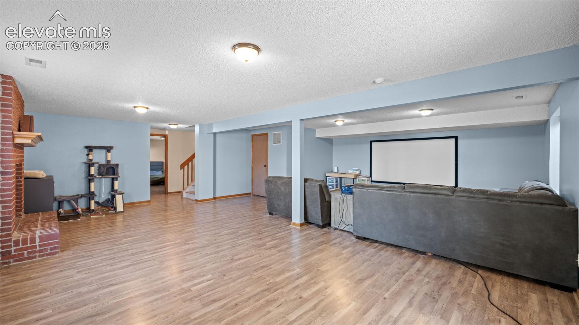1180 Goodview Court