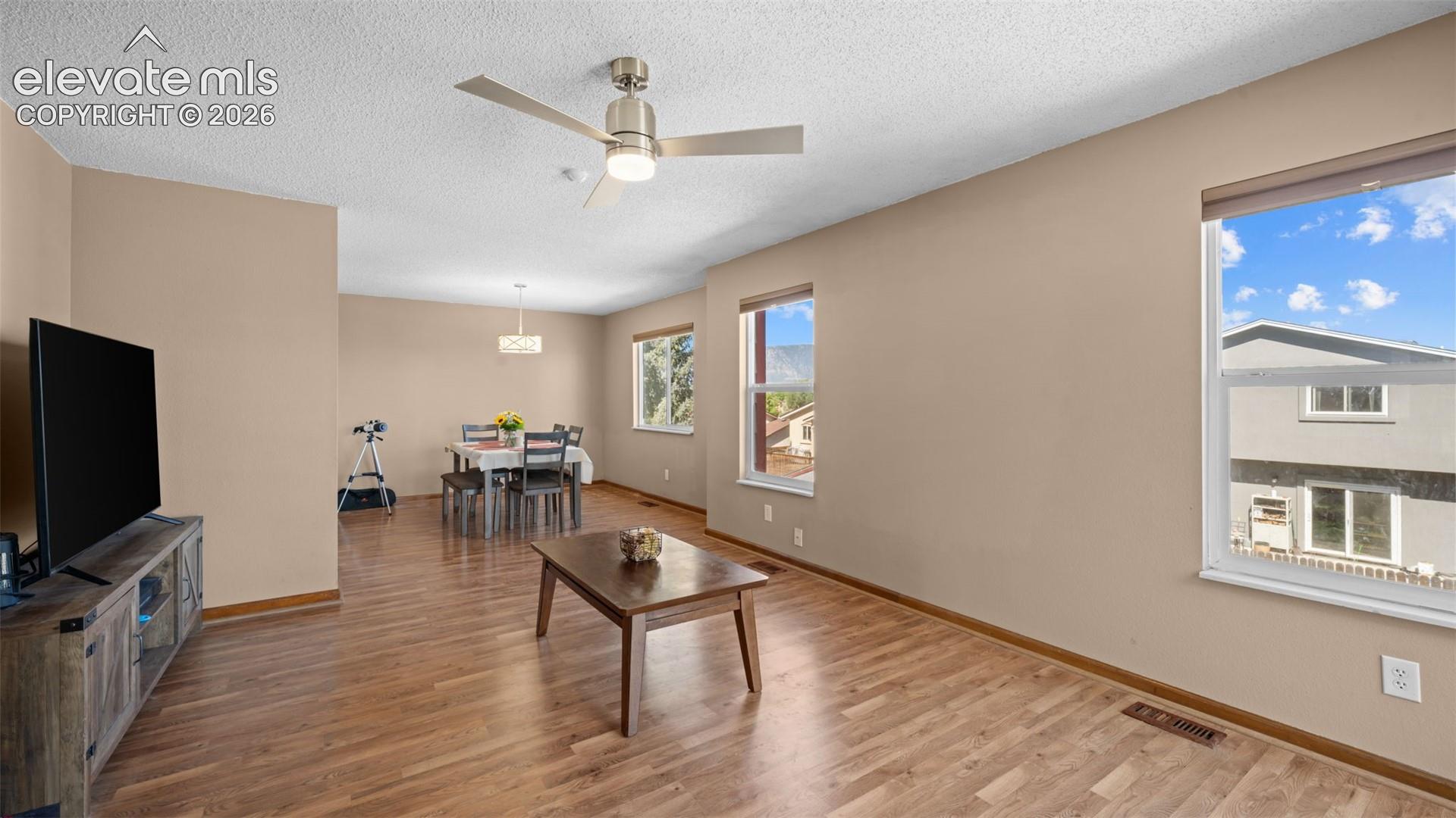 1180 Goodview Court