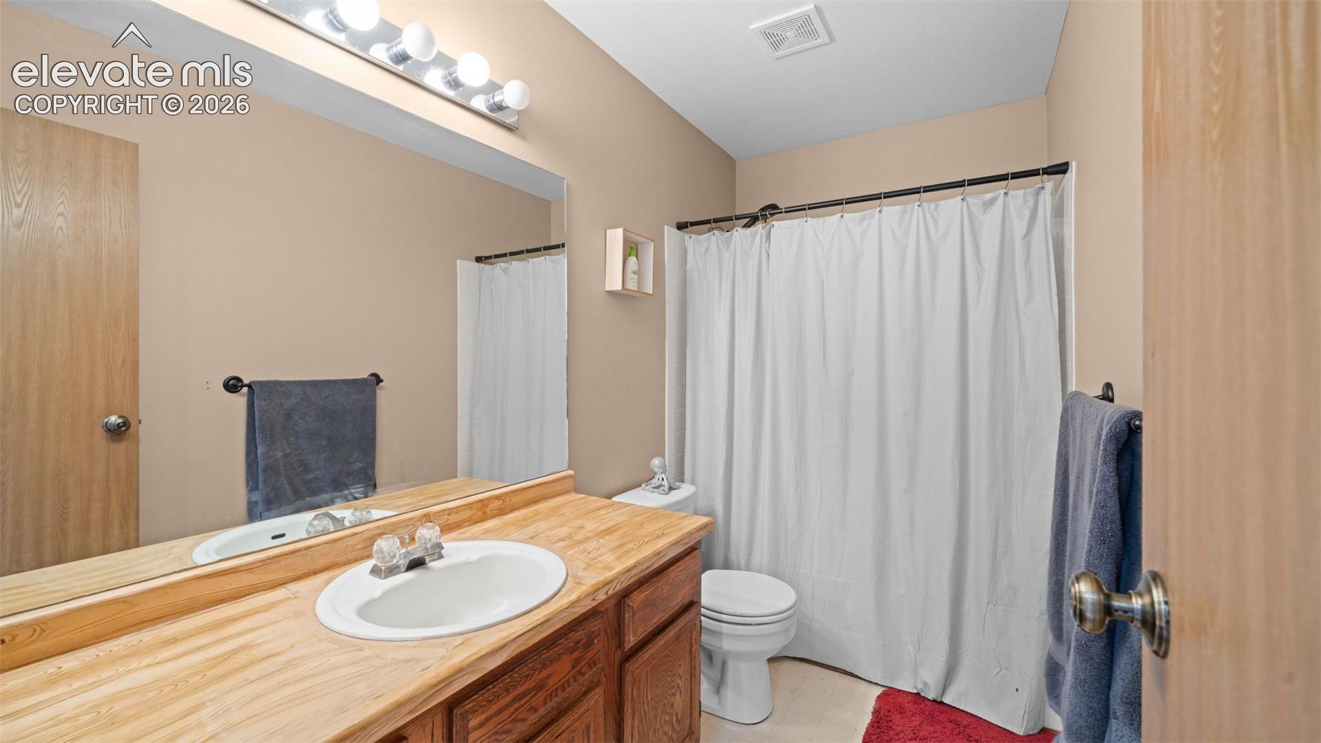 1180 Goodview Court