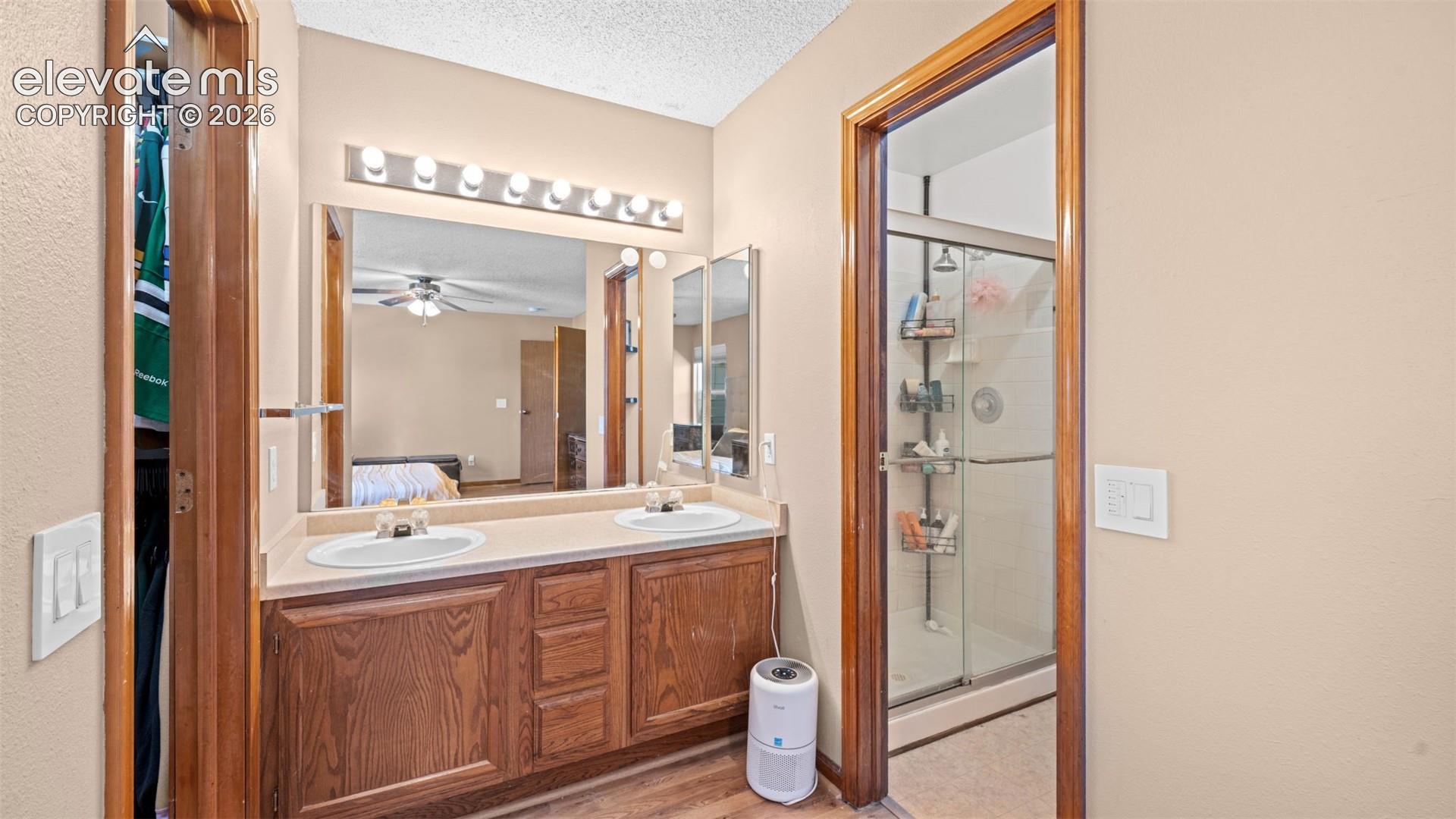 1180 Goodview Court