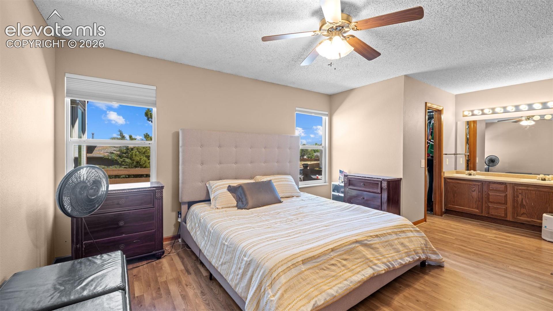 1180 Goodview Court