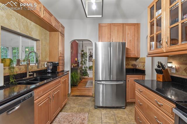 832 E Vermijo Avenue