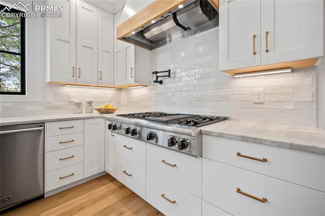 1150 Broadview Place