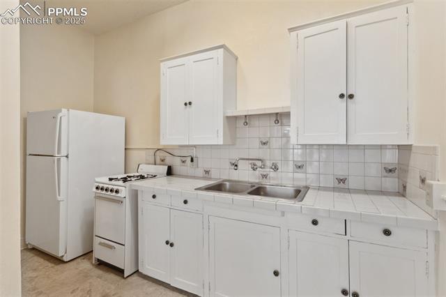 1215 N Nevada Avenue