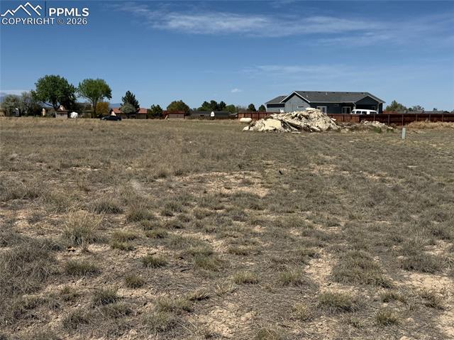 583 E Woodleaf Drive