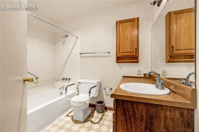 2430 Palmer Park Boulevard 305