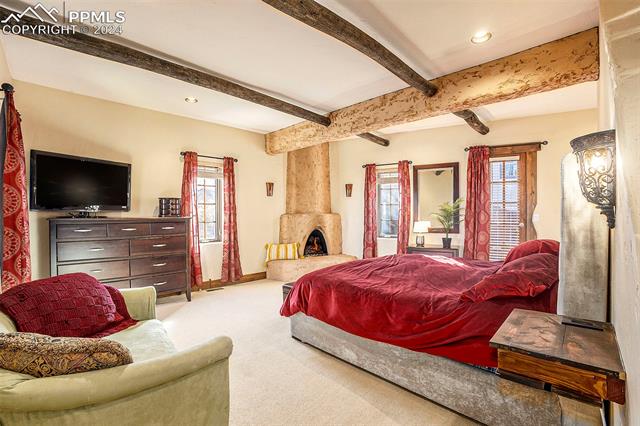 5860 Broadmoor Bluffs Drive