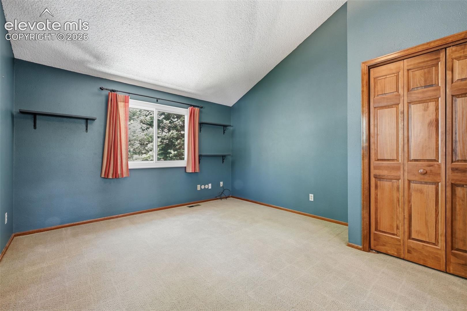 927 Oakwood Drive
