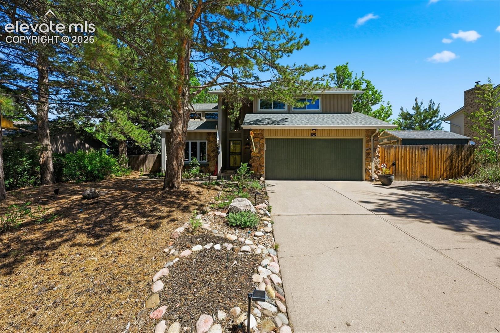 927 Oakwood Drive