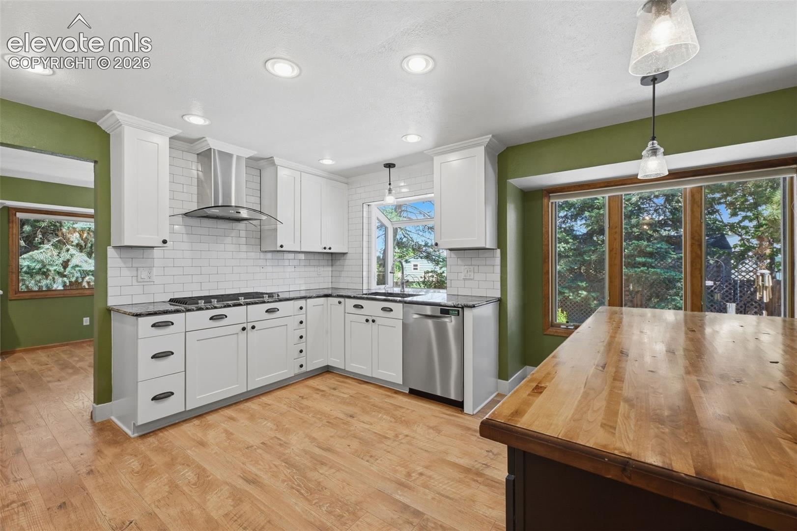 927 Oakwood Drive