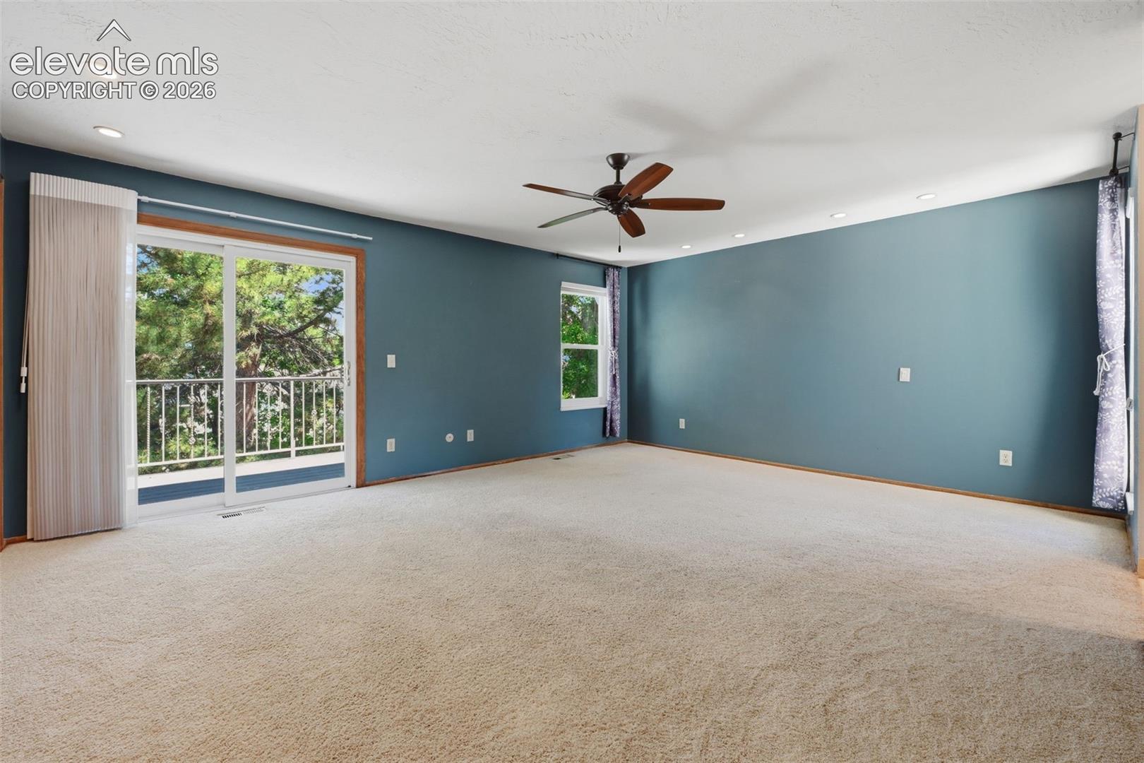927 Oakwood Drive