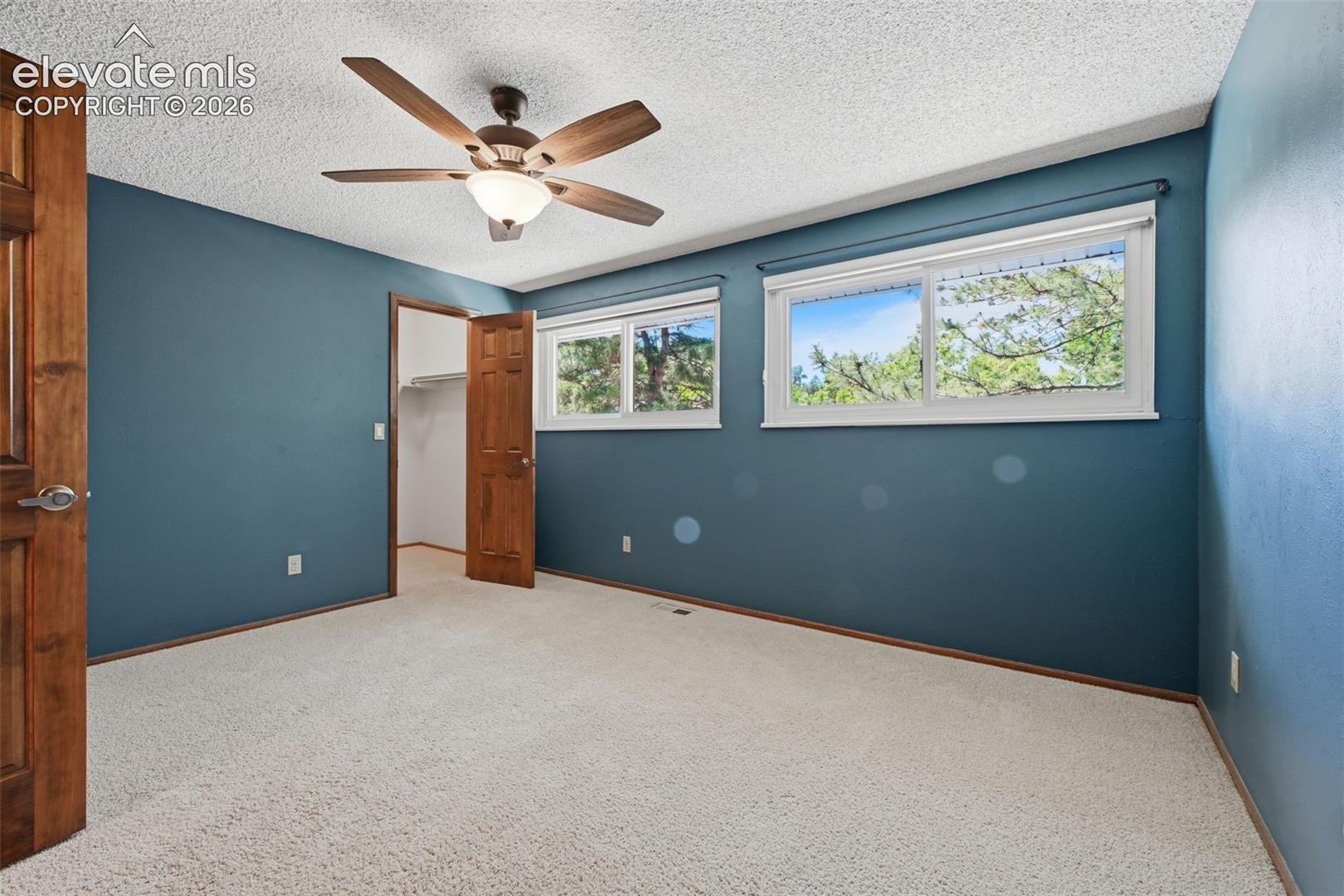 927 Oakwood Drive