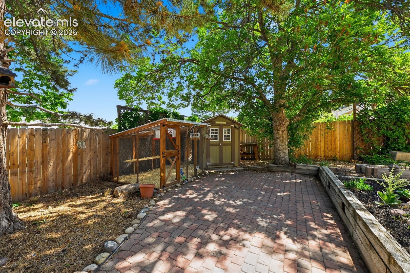 927 Oakwood Drive