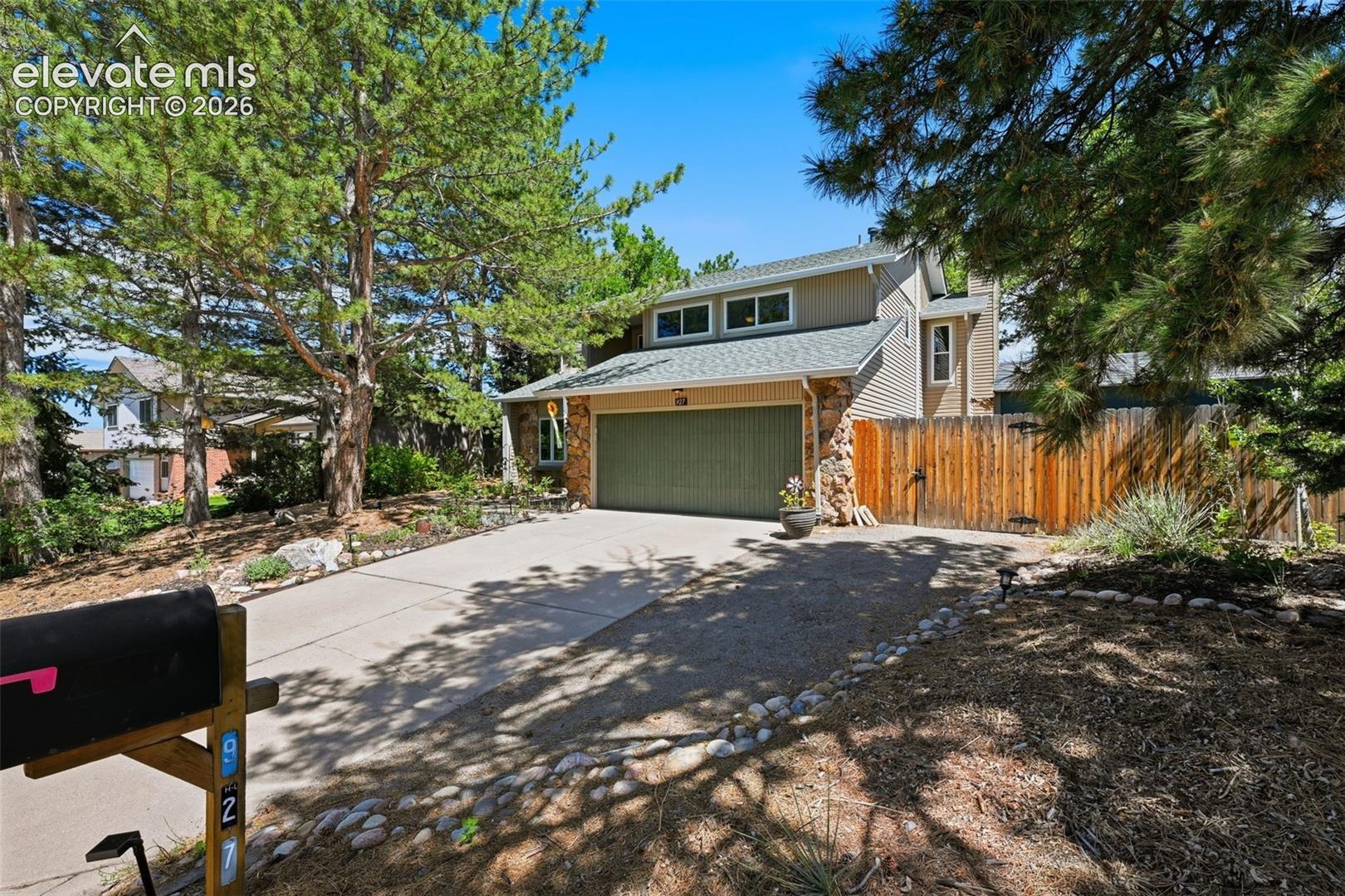 927 Oakwood Drive