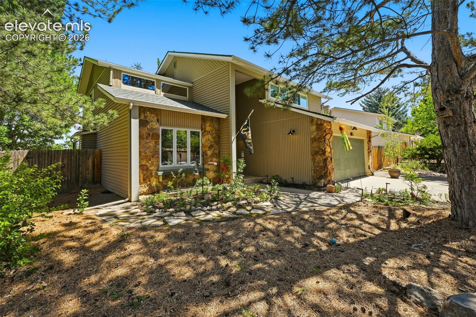 927 Oakwood Drive