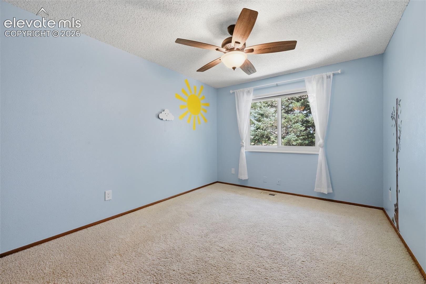 927 Oakwood Drive