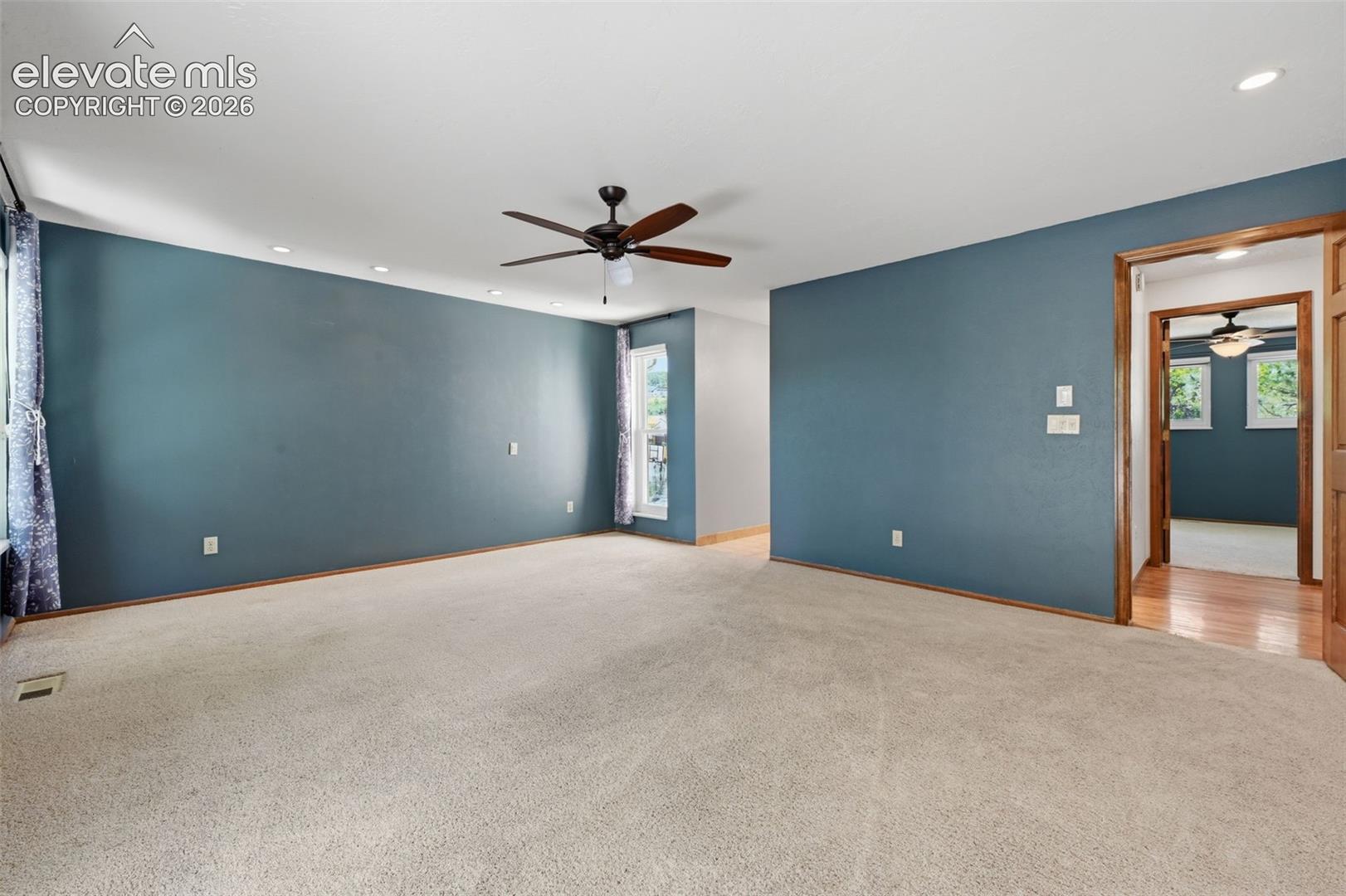 927 Oakwood Drive