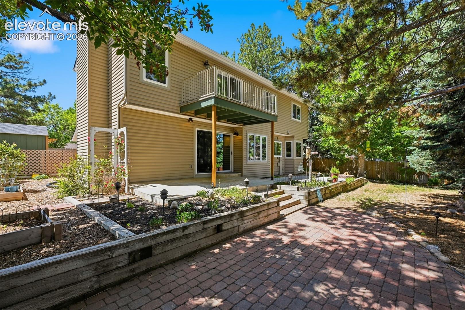 927 Oakwood Drive