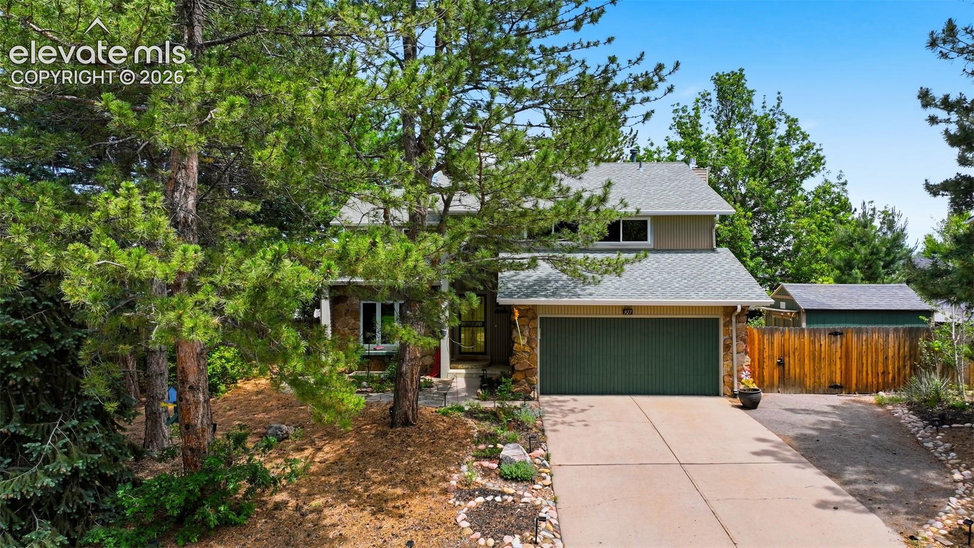 927 Oakwood Drive
