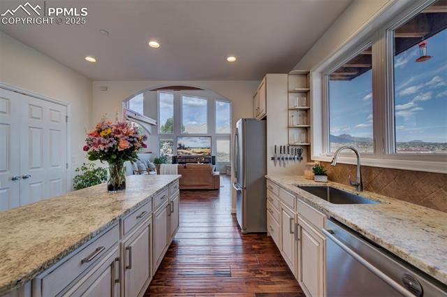 1455 Golden Hills Road