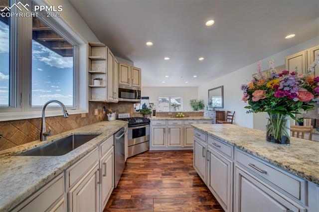 1455 Golden Hills Road
