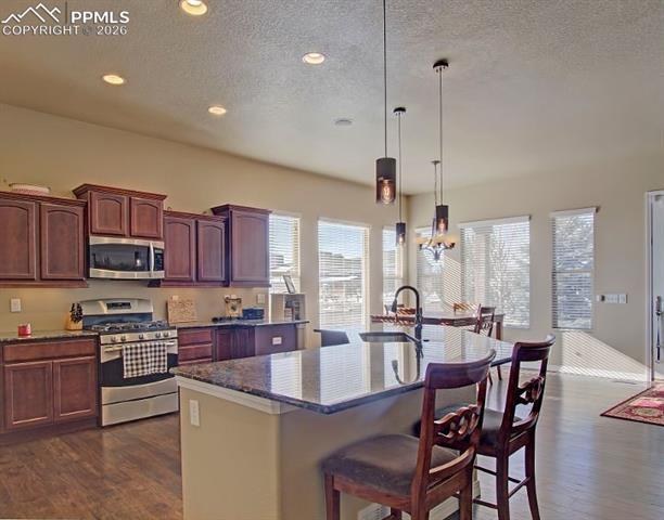 7104 Lindquist Court
