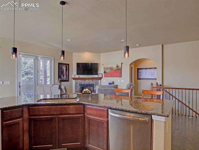 7104 Lindquist Court