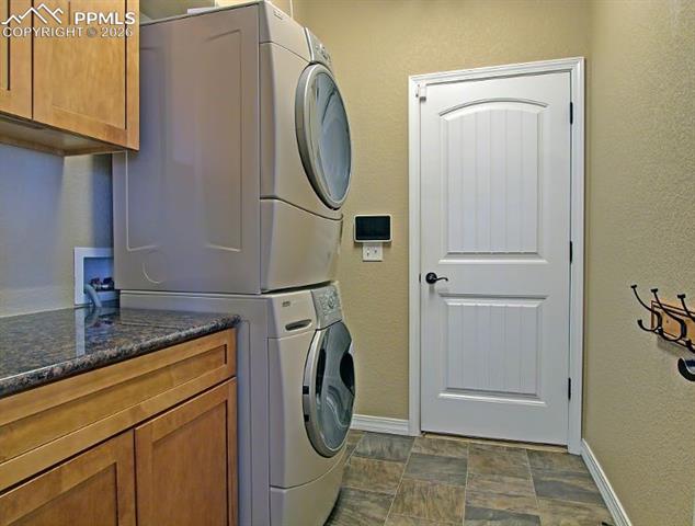 7104 Lindquist Court