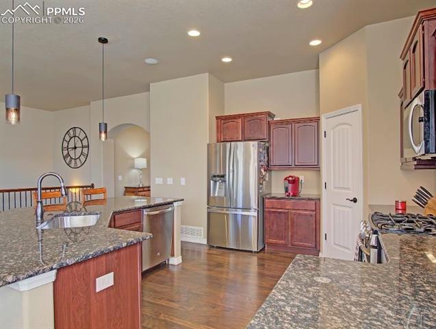 7104 Lindquist Court