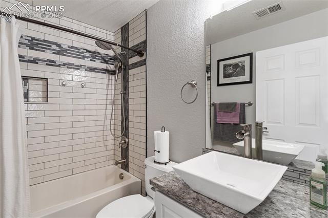 7764 Candlelight Lane