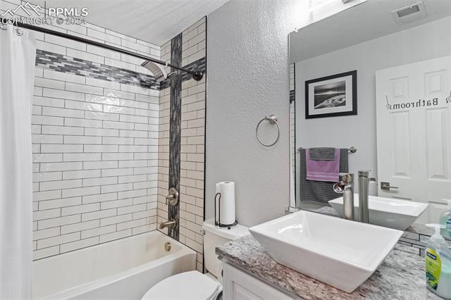 7764 Candlelight Lane