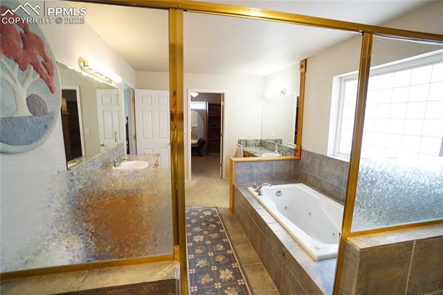 461 E Fredonia Drive