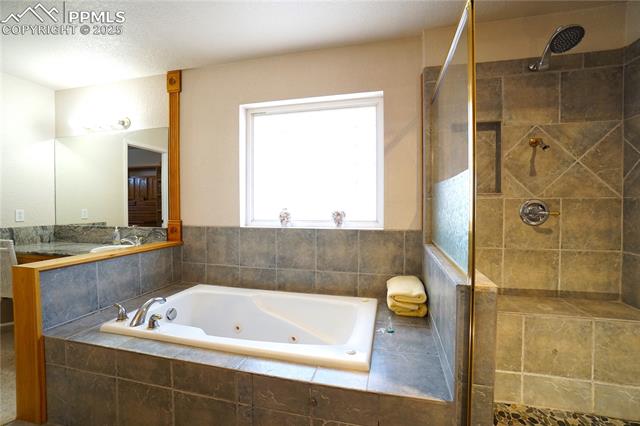 461 E Fredonia Drive