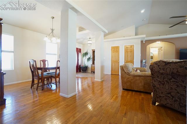 461 E Fredonia Drive