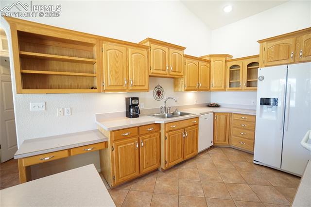 461 E Fredonia Drive